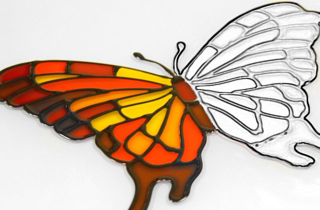 Рельефный контур бабочки залитый разной краской